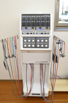 吹田 千里山の整形外科おがたクリニック・設備紹介ページの写真コーナー。低周波治療器です。